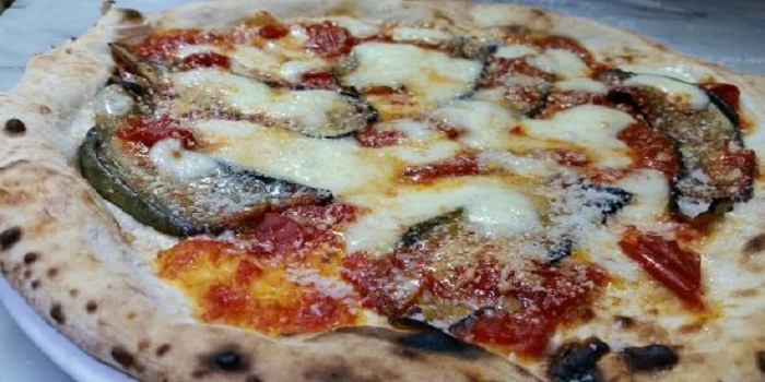 Pizza Parmegiana : une mutitude d&rsquo;ingrédients pour une saveur unique